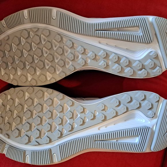 Women's Nike Run Swift running shoe, Wolf Grey/Metallic Red Bronze, 9.5 M - Picture 6 of 9